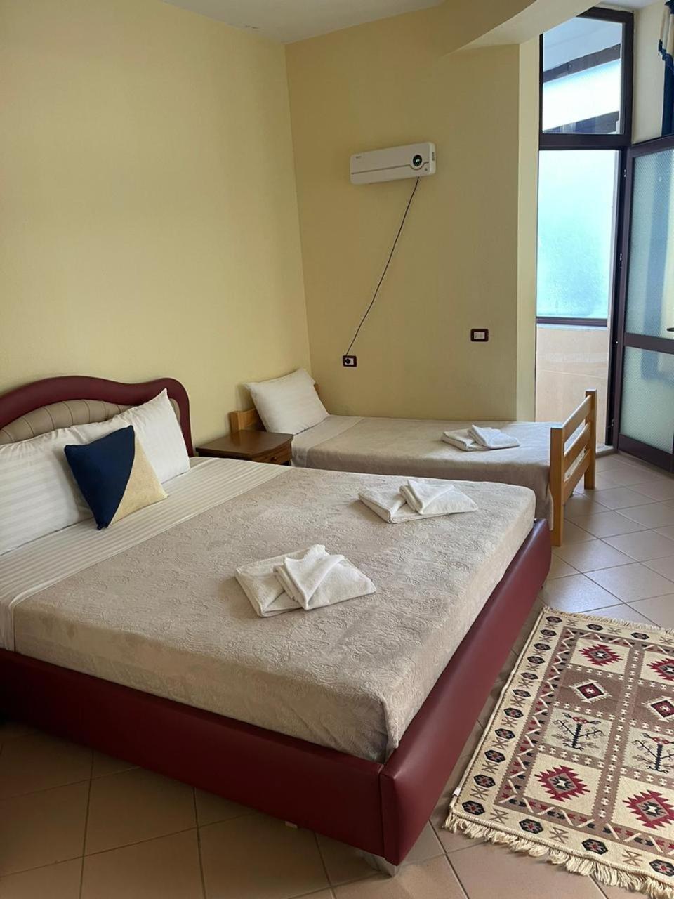 Hotel Saint Marena Pogradec Ngoại thất bức ảnh