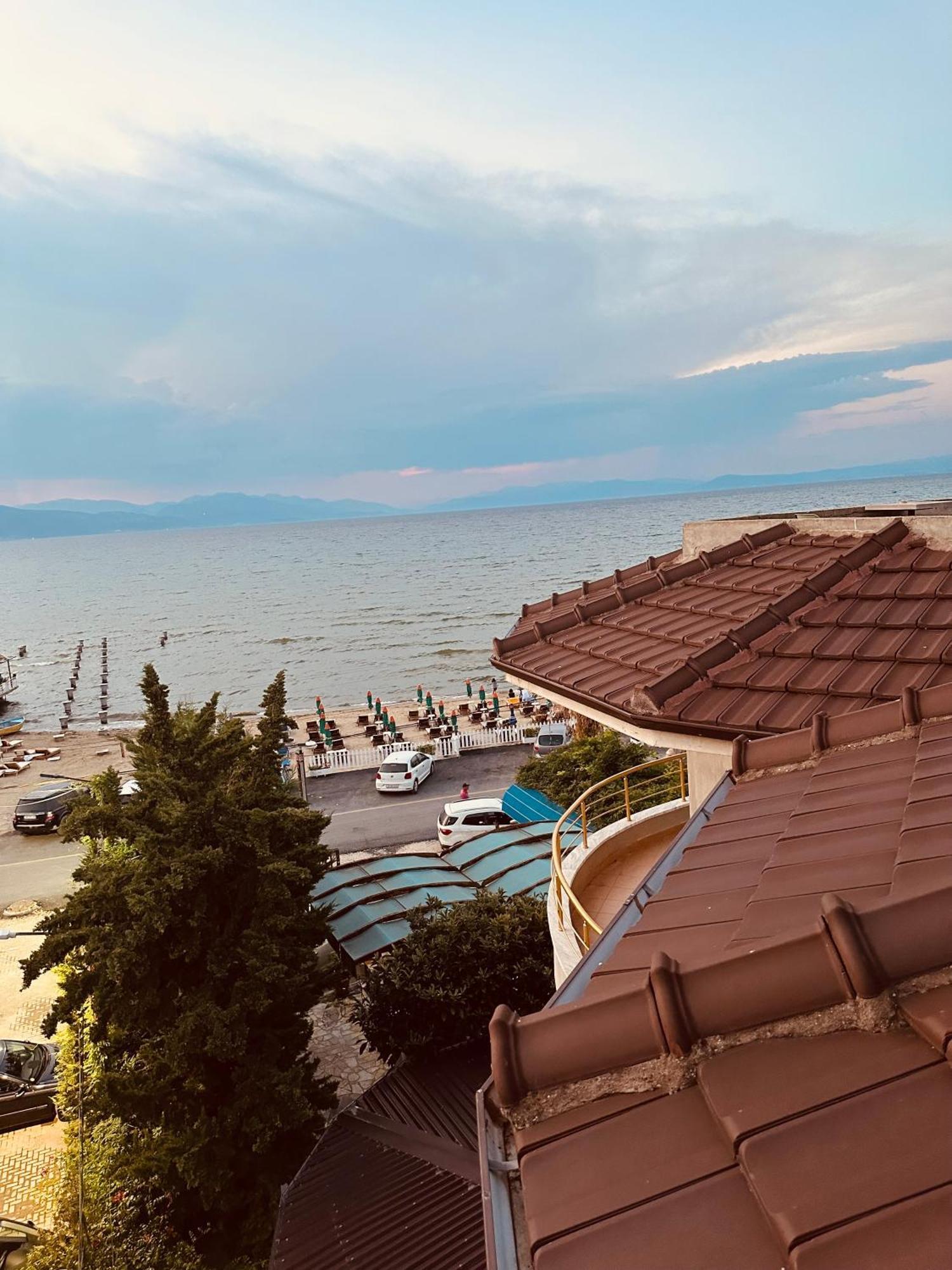 Hotel Saint Marena Pogradec Ngoại thất bức ảnh