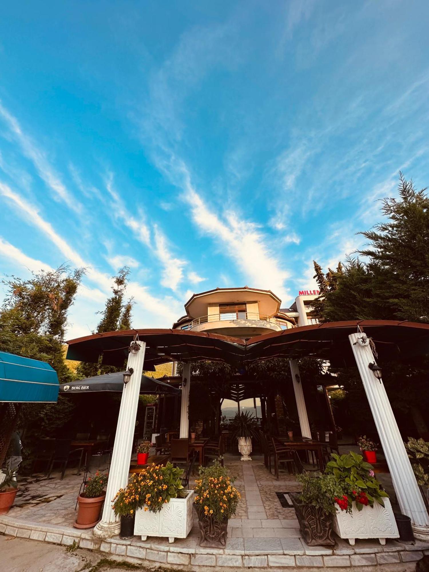 Hotel Saint Marena Pogradec Ngoại thất bức ảnh
